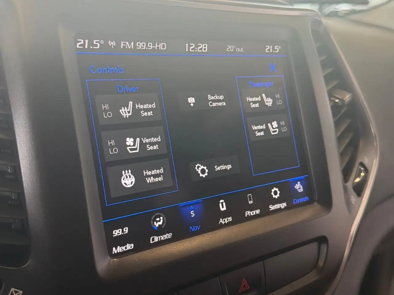 Jeep Cherokee photo Jeep Cherokee