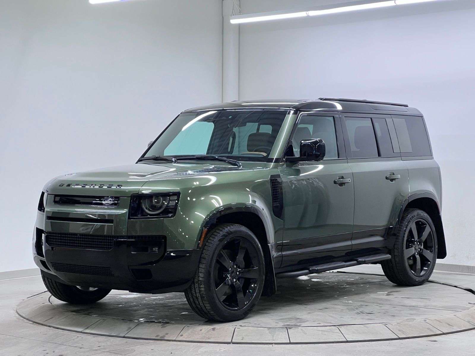 2026 Land Rover Defender X-Dynamic SE