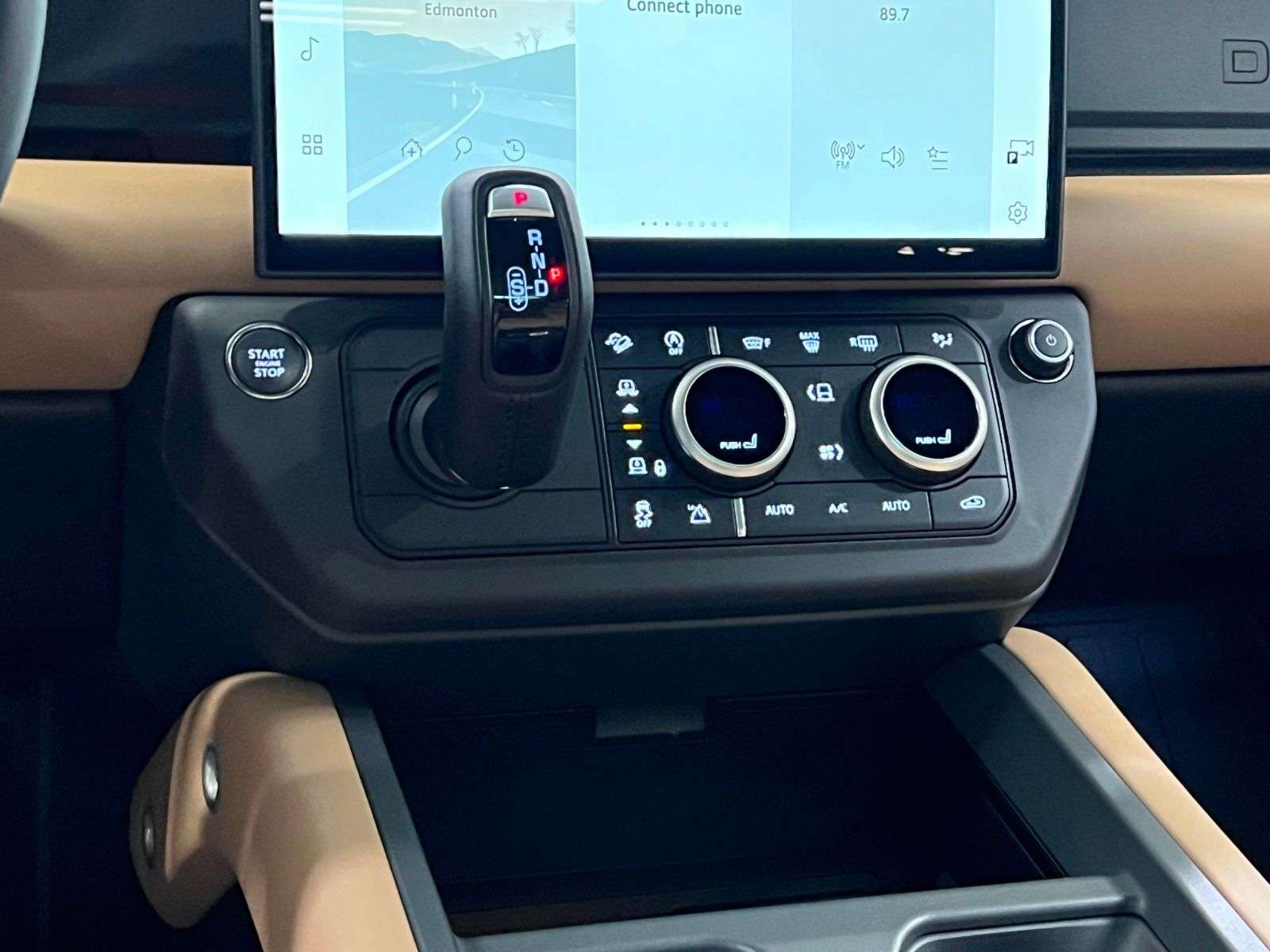 2026 Land Rover Defender X-Dynamic SE thumb 21