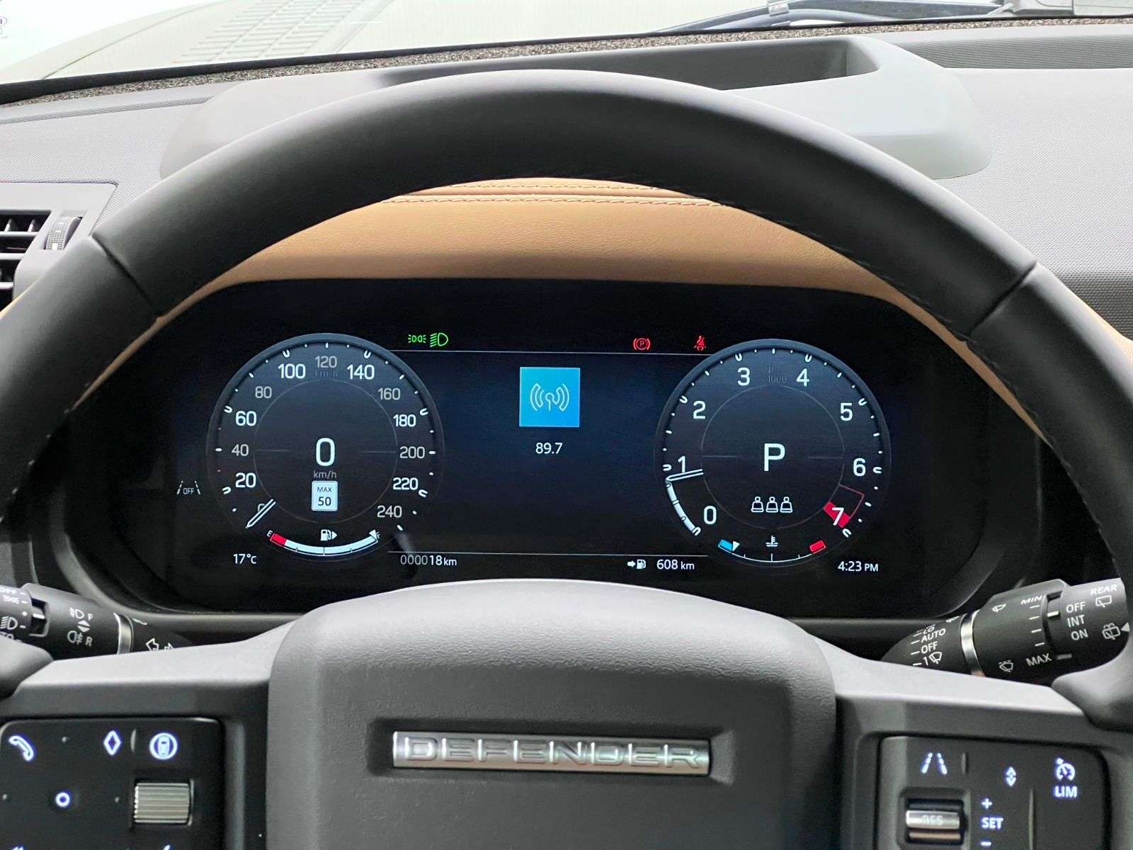2026 Land Rover Defender X-Dynamic SE thumb 14