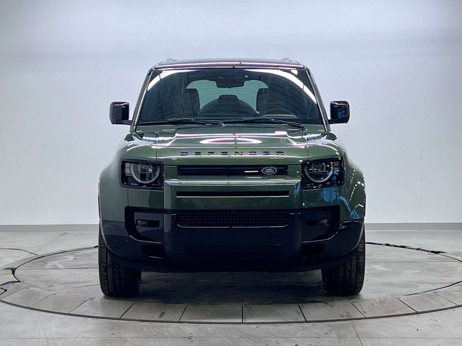 2026 Land Rover Defender X-Dynamic SE alt 2