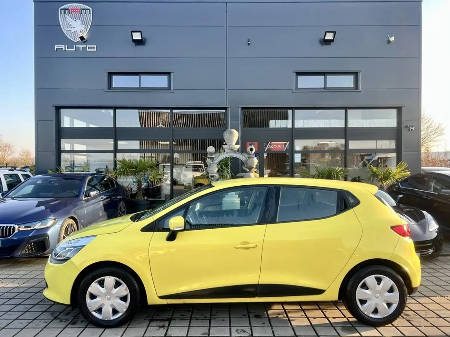 Renault Clio 1.5 DCI TURBO 75CH ECO2 EXPRESSION Jaune - 1