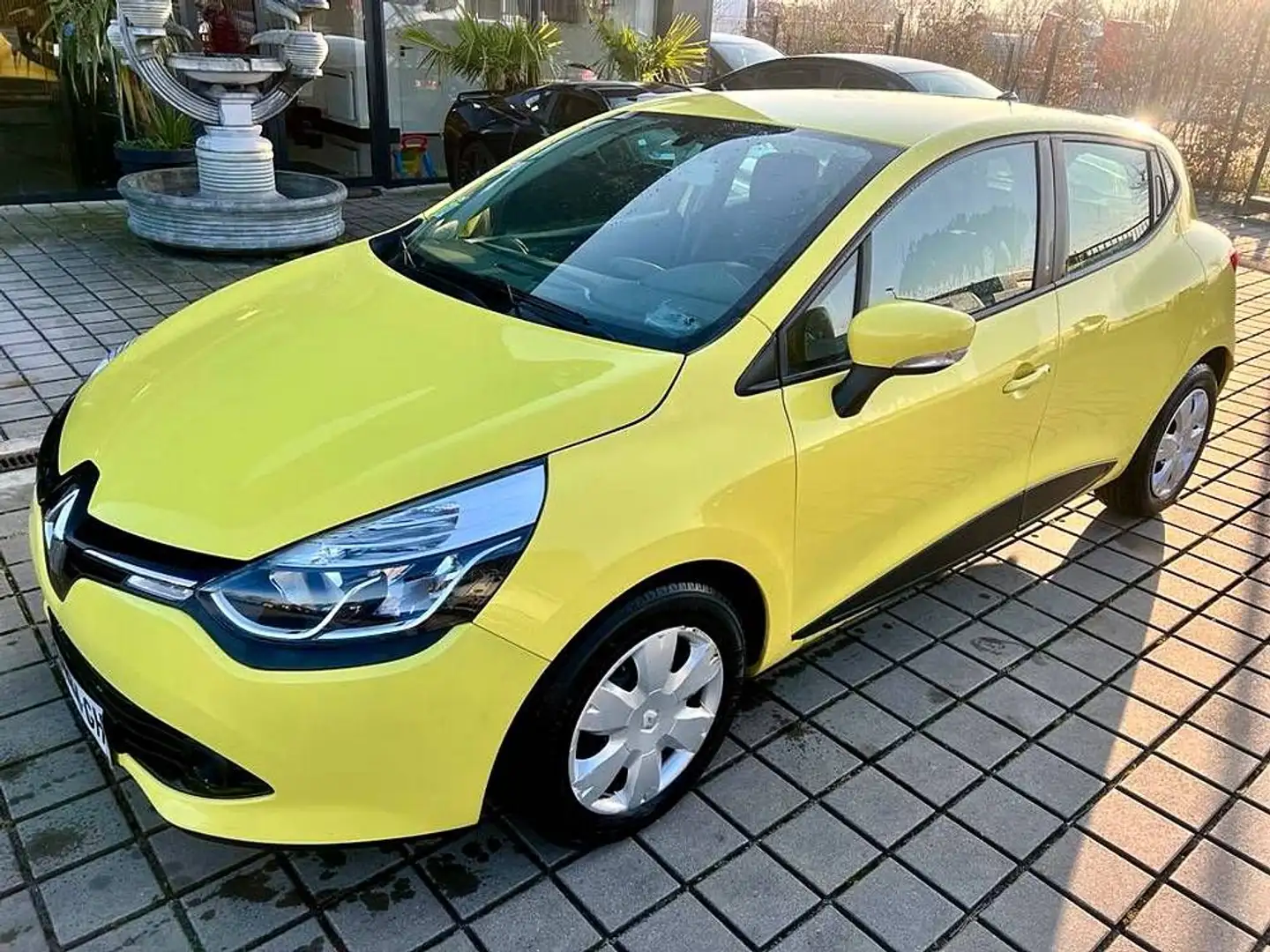 Renault Clio 1.5 DCI TURBO 75CH ECO2 EXPRESSION Jaune - 2