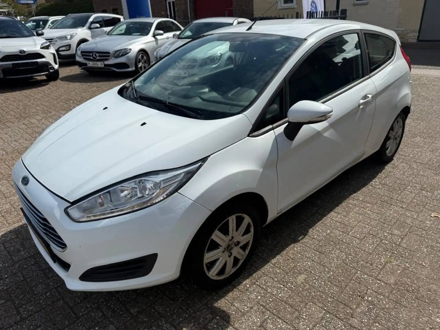 Ford Fiesta 1.25 Weiß - 2