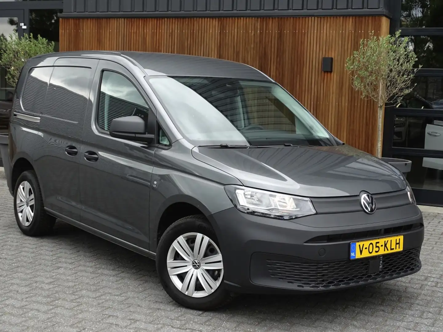 Volkswagen Caddy Cargo 2.0 TDI Comfort / RNS / LED / 2024 *NAP* Grijs - 2