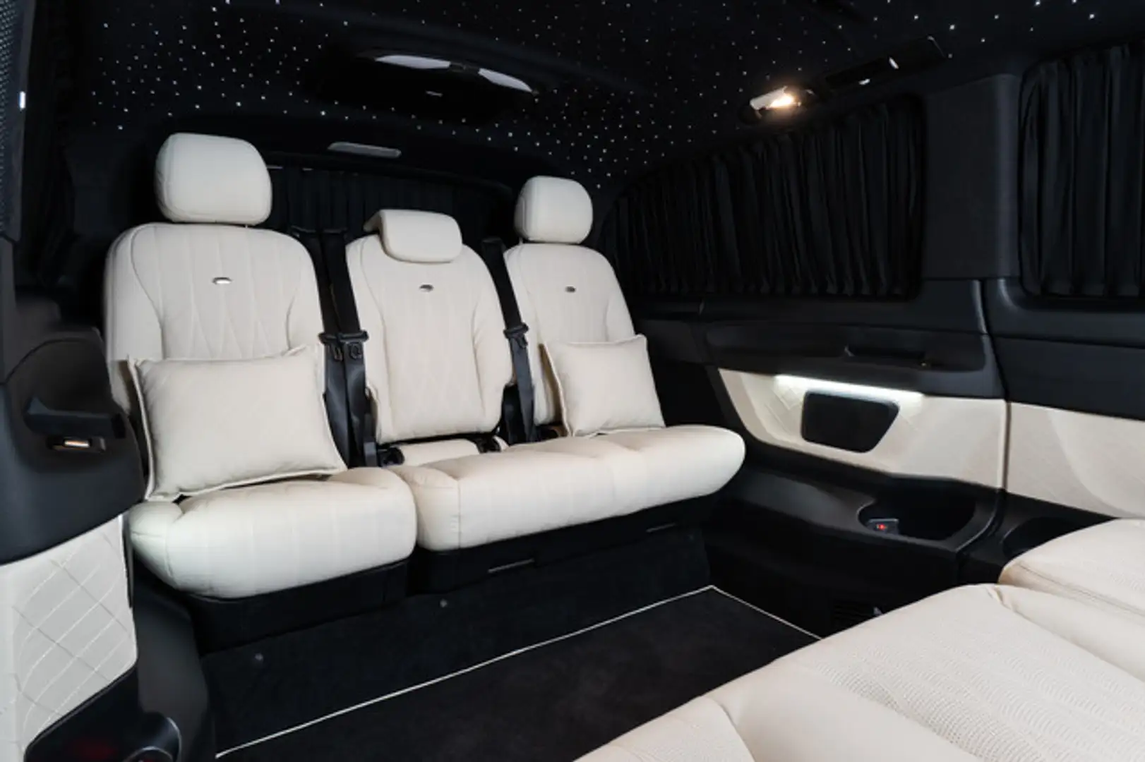 Mercedes-Benz V300 - VIP VAN - V-Klasse - Listenpreis 157.000 Schwarz - 2