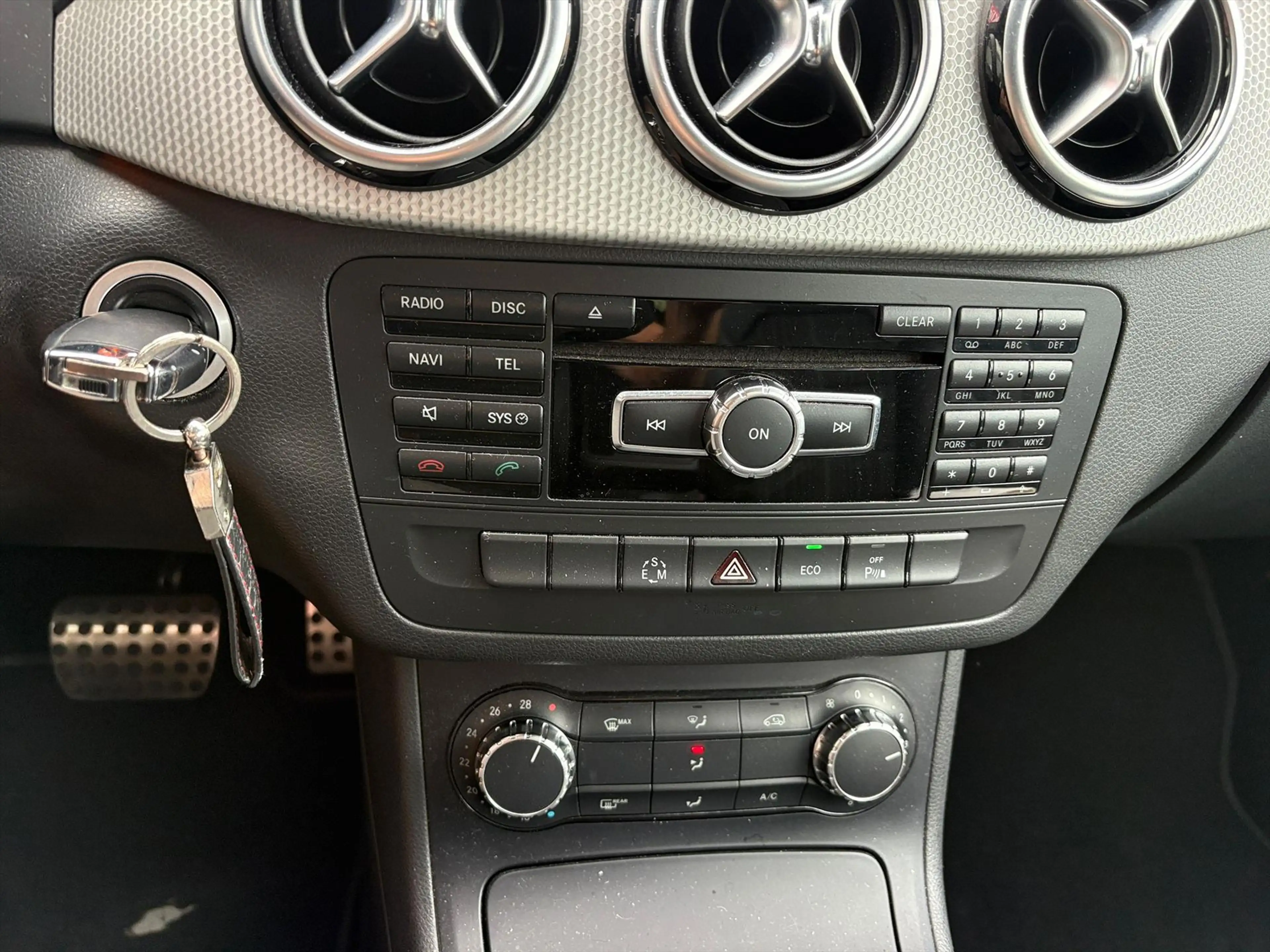 Mercedes-Benz B 180 B 122PK 7G-DCT Prestige — photo 14