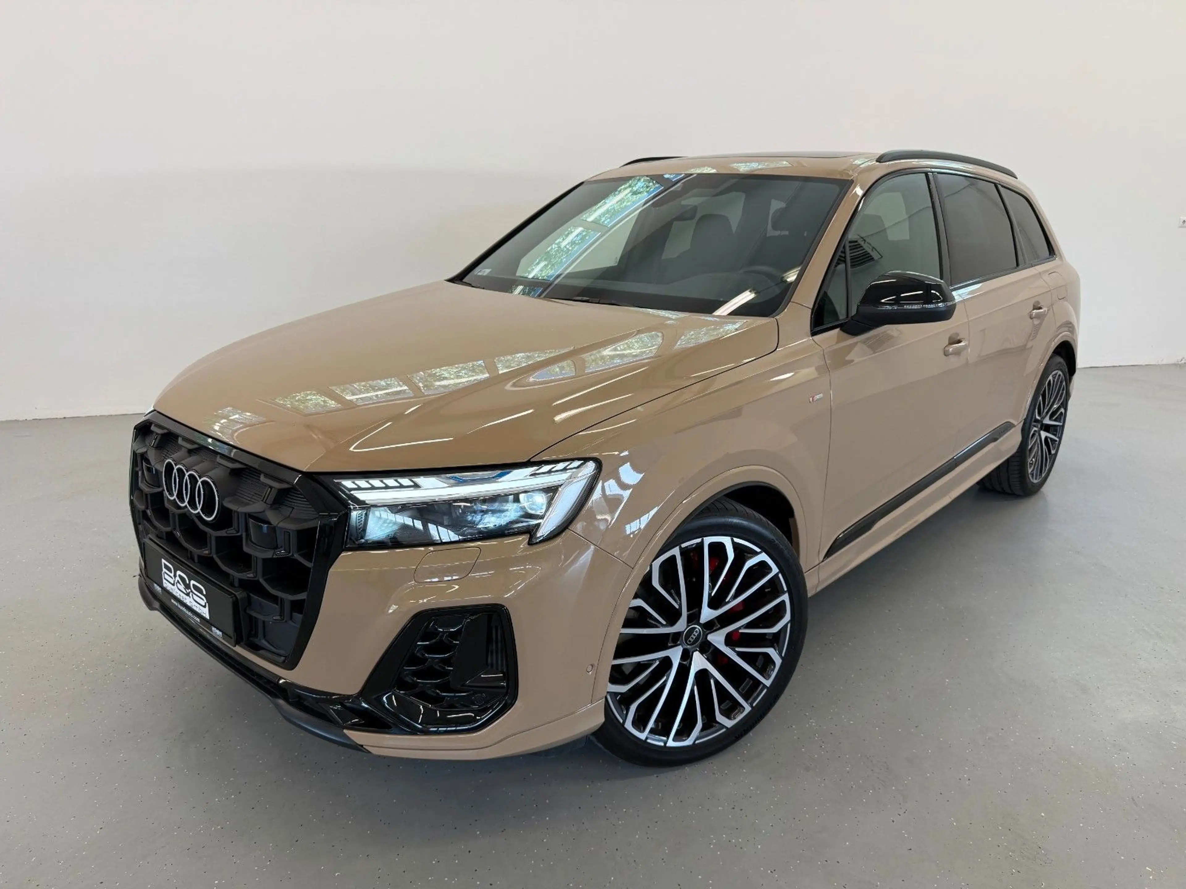 Audi Q7 TFSI e quattro 360 kW | S line | Mwst Ausw | — photo 2