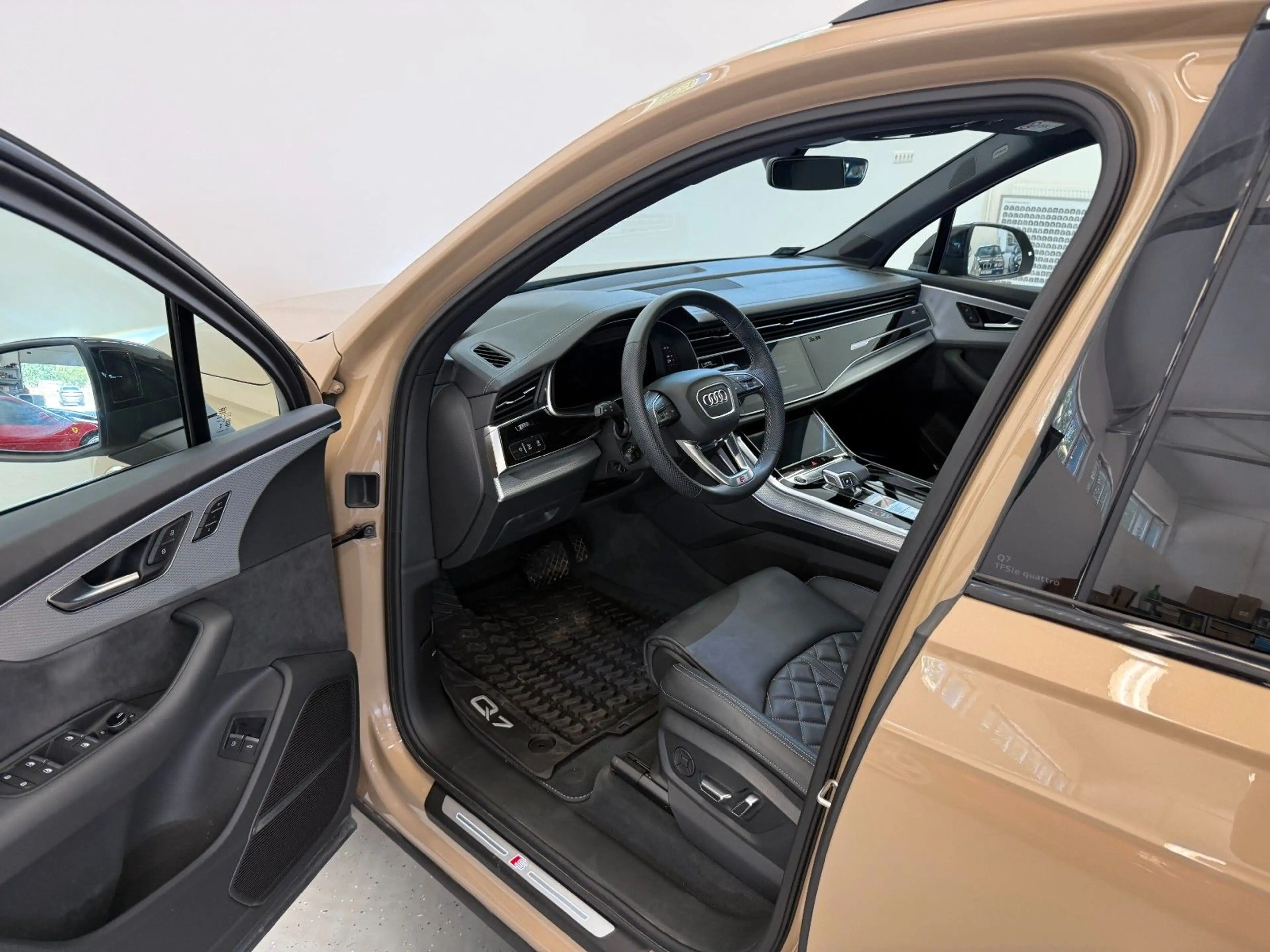 Audi Q7 TFSI e quattro 360 kW | S line | Mwst Ausw | — photo 12