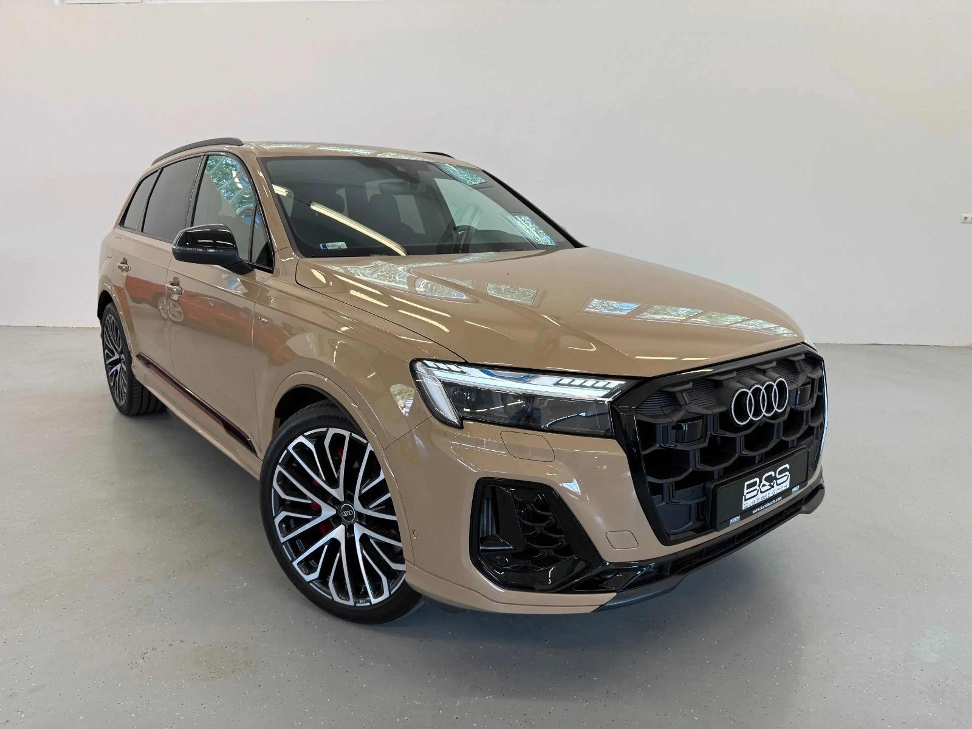 Audi Q7 TFSI e quattro 360 kW | S line | Mwst Ausw | — photo 4