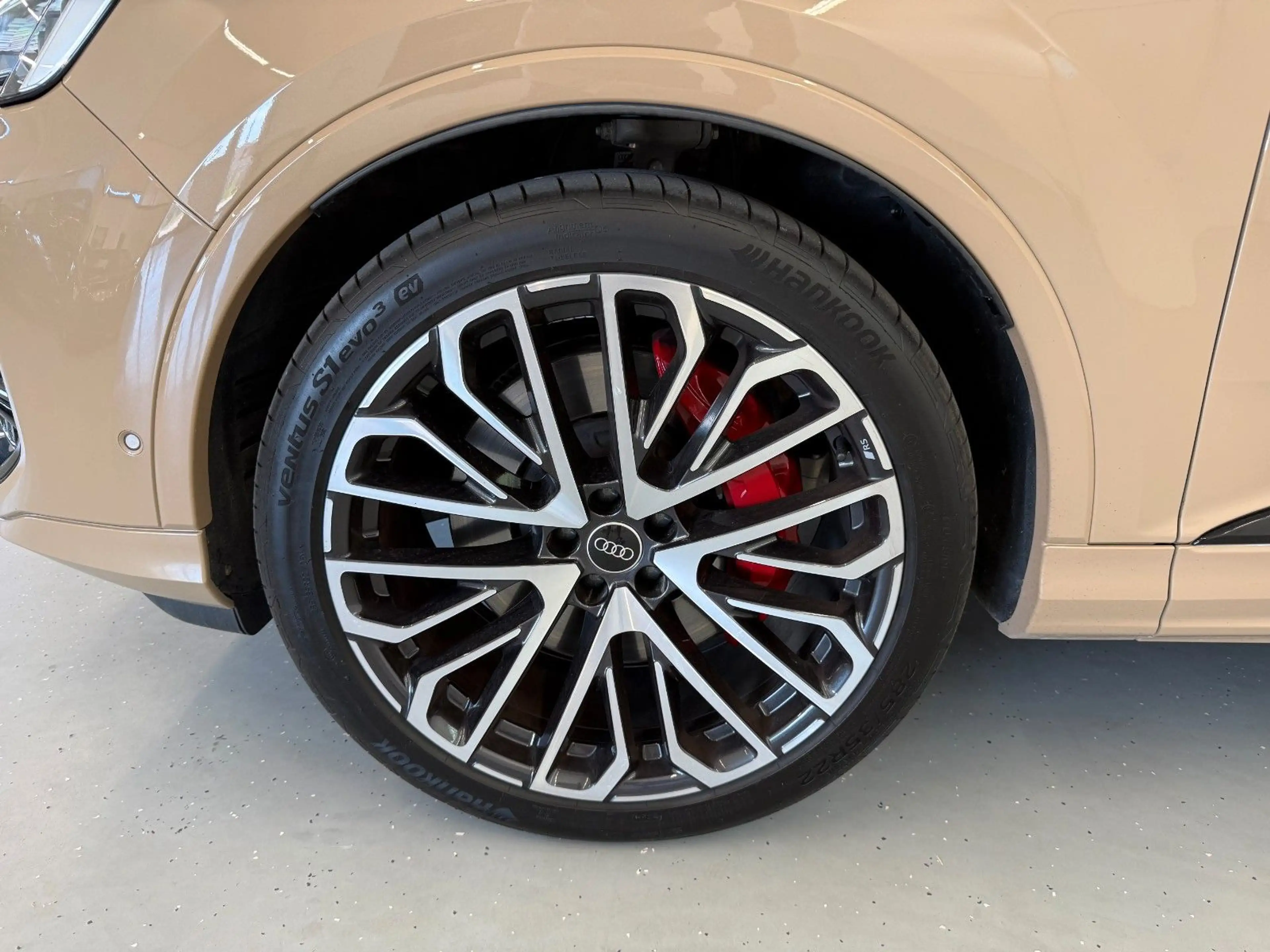Audi Q7 TFSI e quattro 360 kW | S line | Mwst Ausw | — photo 9