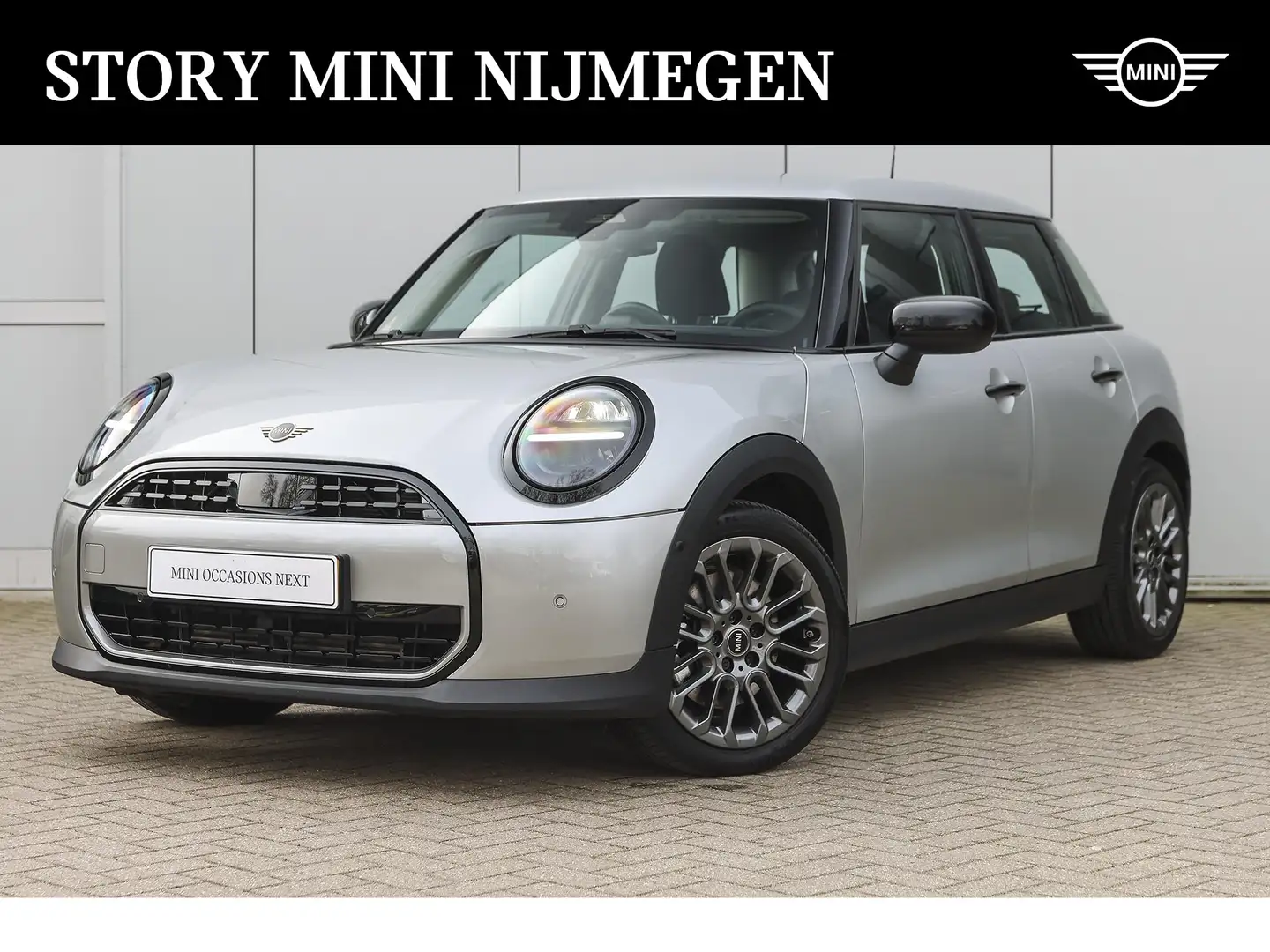 MINI Cooper C Hatchback Automaat / Essential / Pakket XS / 17 in Srebrny - 1