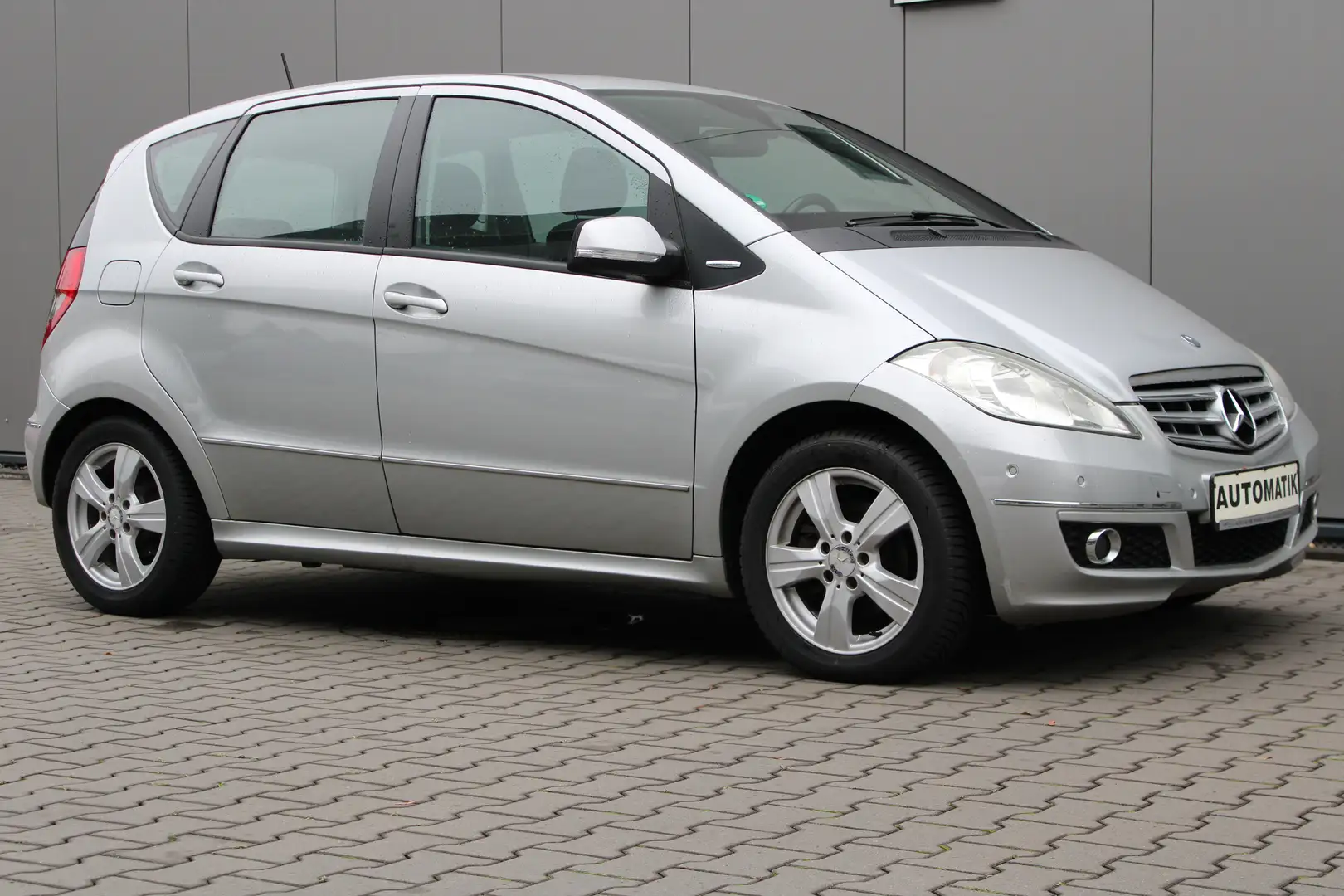 Mercedes-Benz A 180 A 180 CDI Aut. Avantgarde AHK SHZ MFL Grau - 1