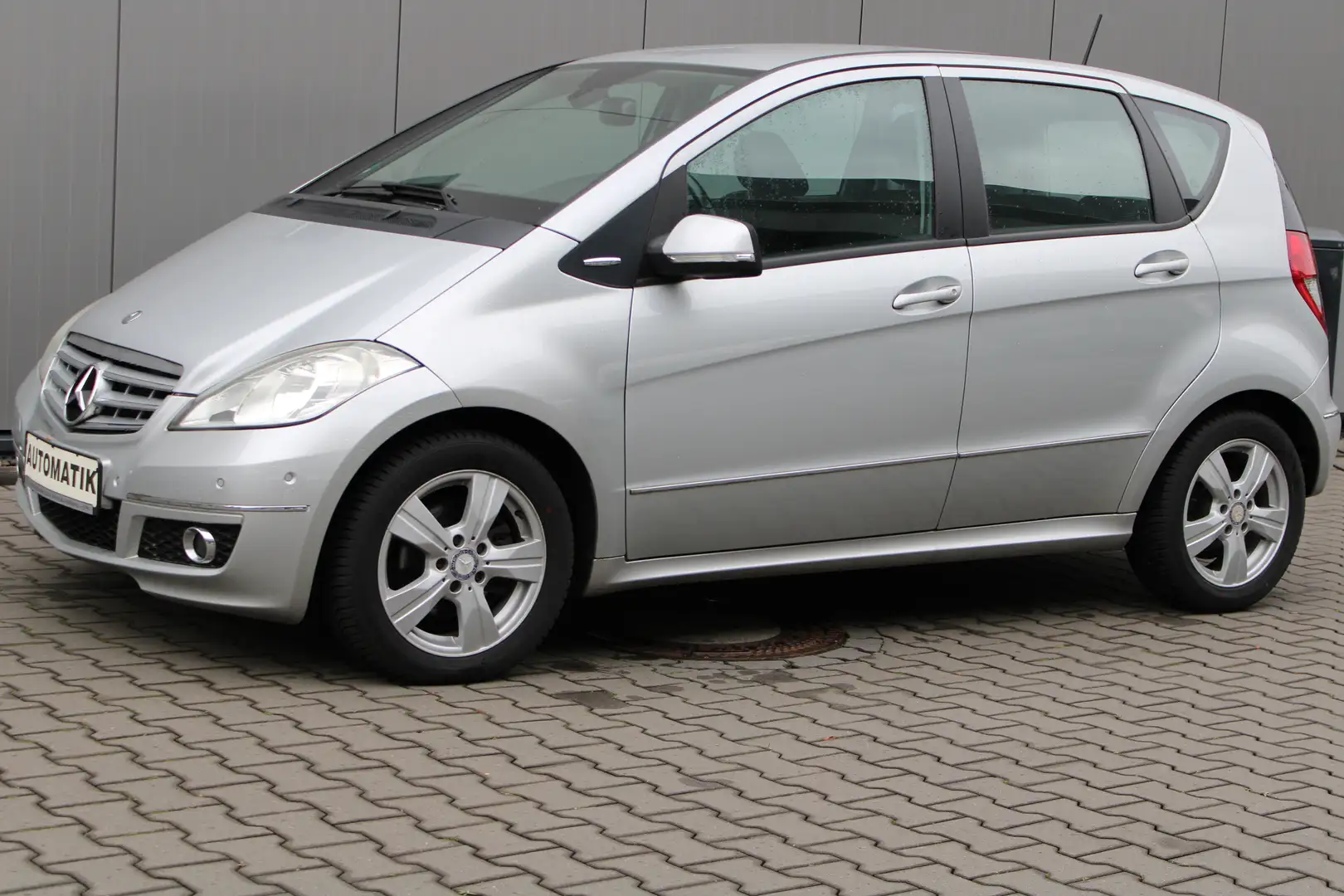Mercedes-Benz A 180 A 180 CDI Aut. Avantgarde AHK SHZ MFL Grau - 2