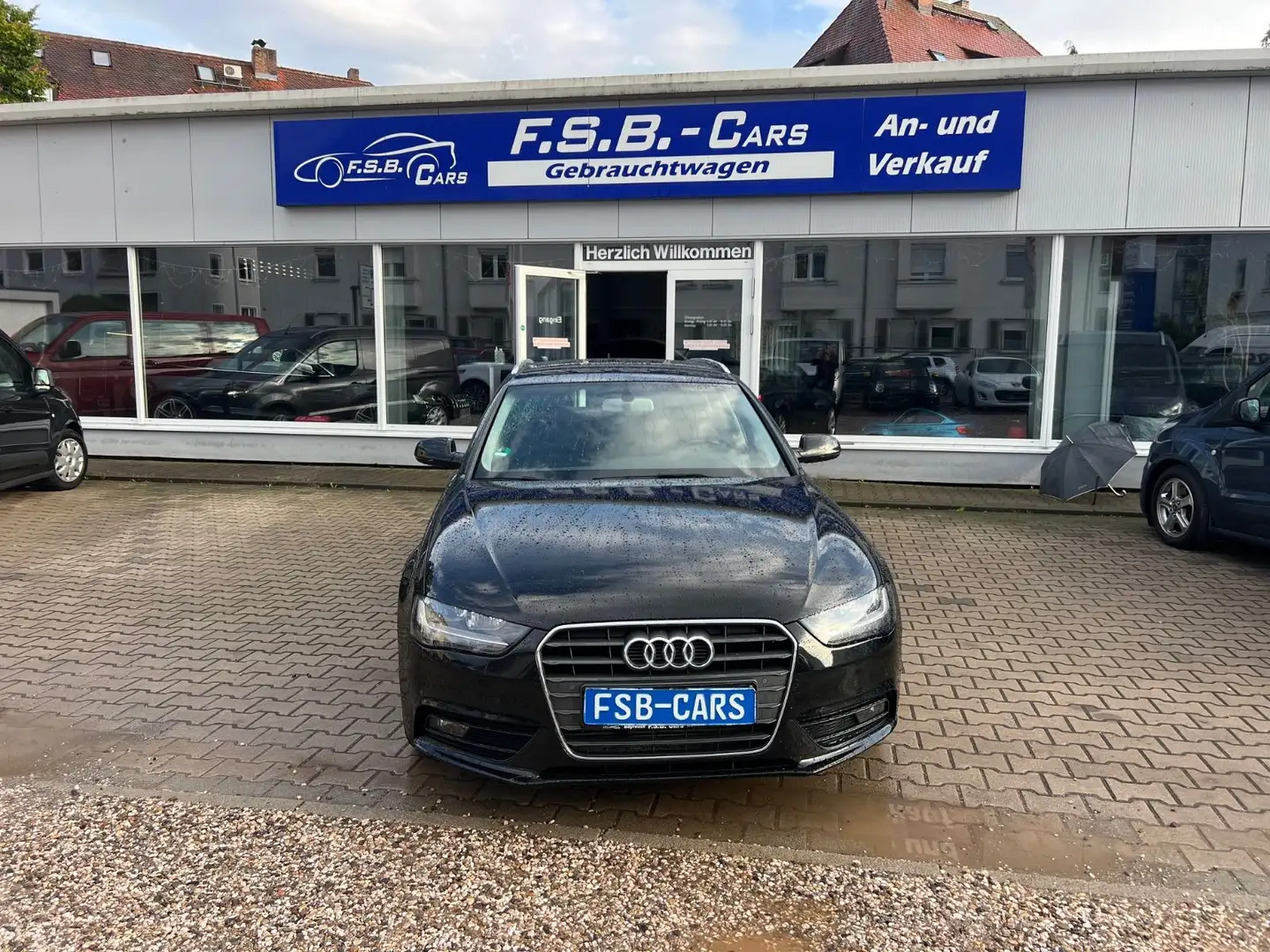 Audi A4 Avant Ambition Schwarz - 1