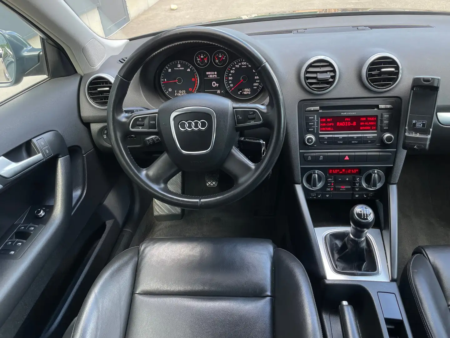Audi A3 Sportback 2.0 TDI Sport 125 kw Euro-5,LEDER Grau - 1