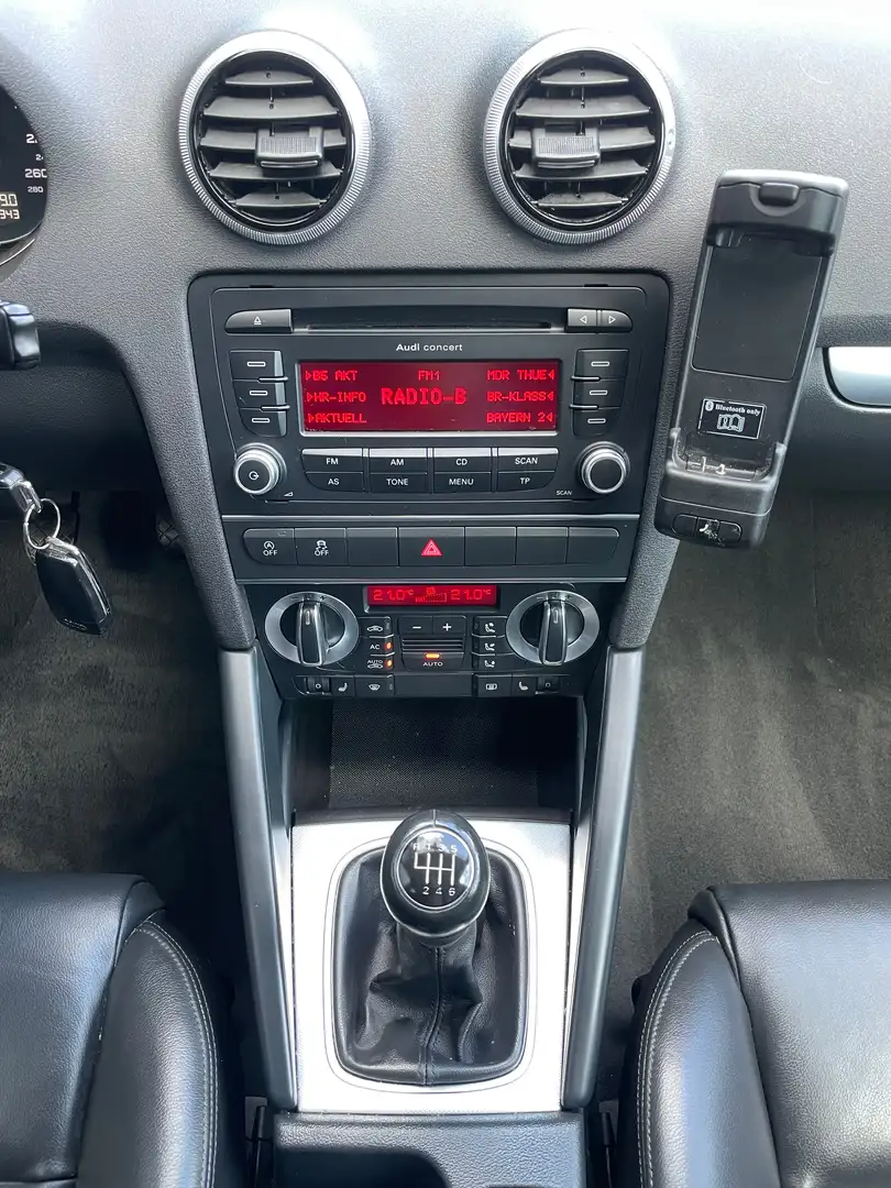 Audi A3 Sportback 2.0 TDI Sport 125 kw Euro-5,LEDER Grau - 2