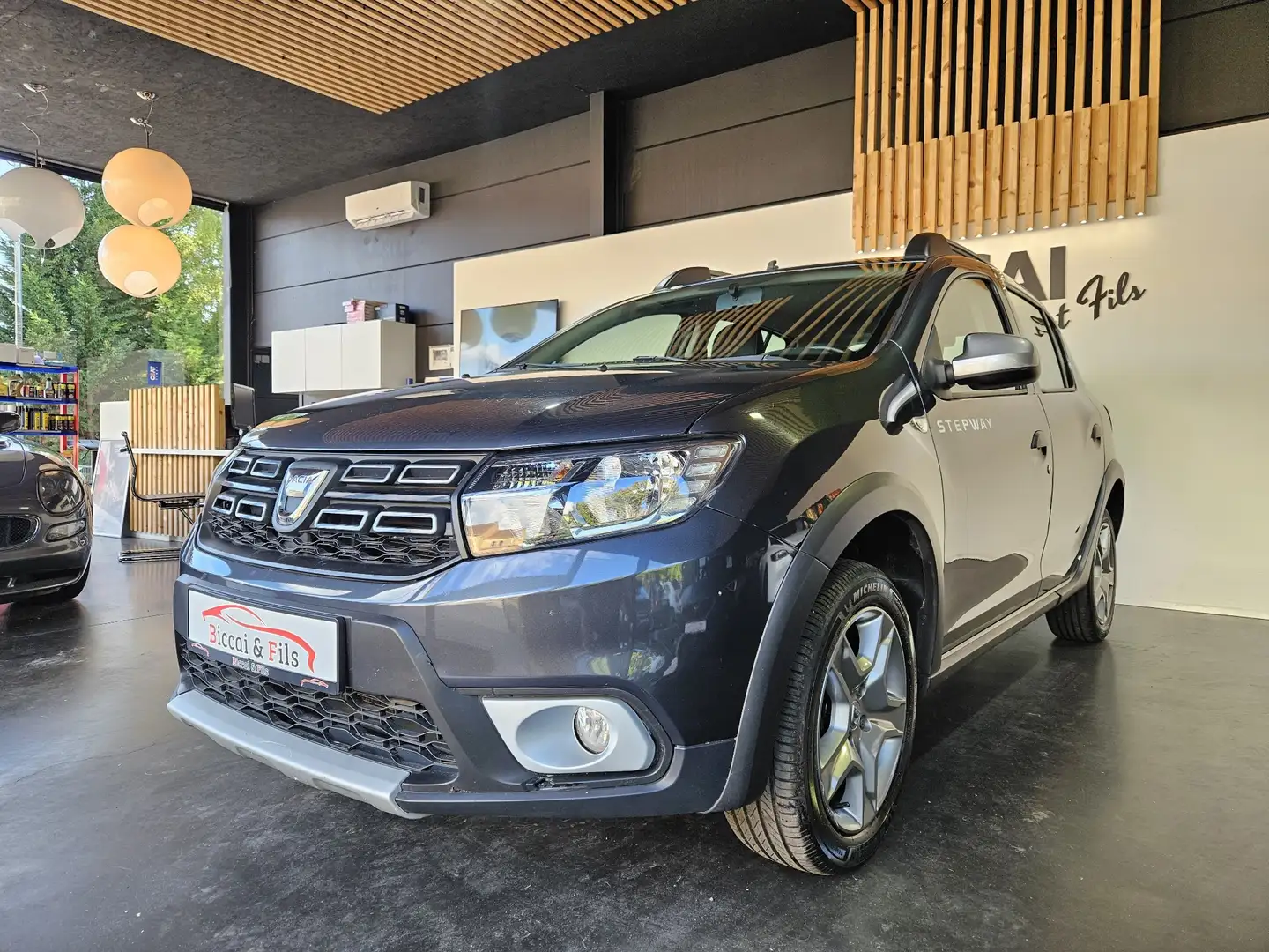 Dacia Sandero Sandero Stepway 1.0i SCe Stepway (EU6.2) Gris - 1