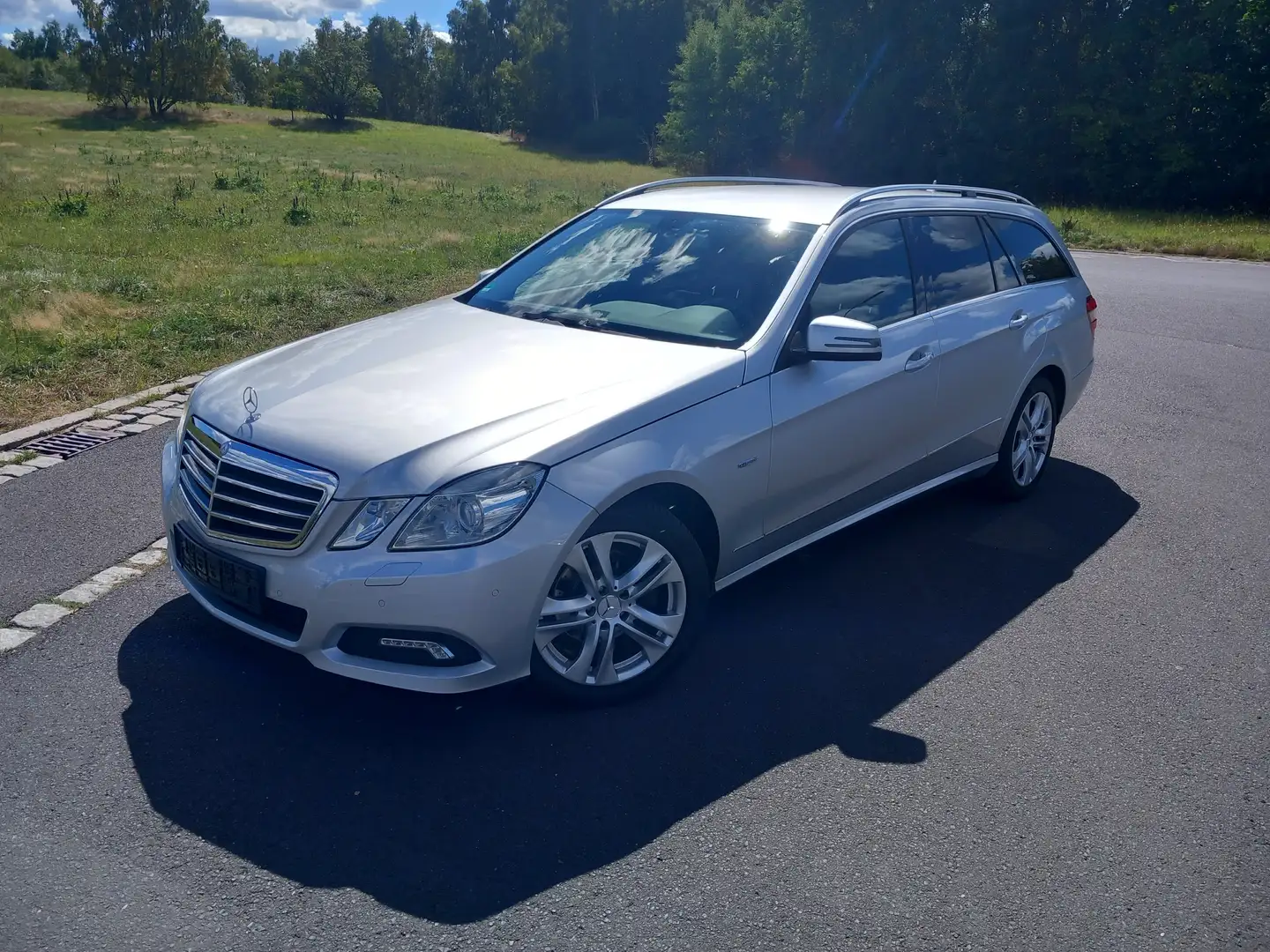 Mercedes-Benz E 200 E-Klasse T-Modell Diesel T CDI DPF BlueEFFICIENCY Silber - 1