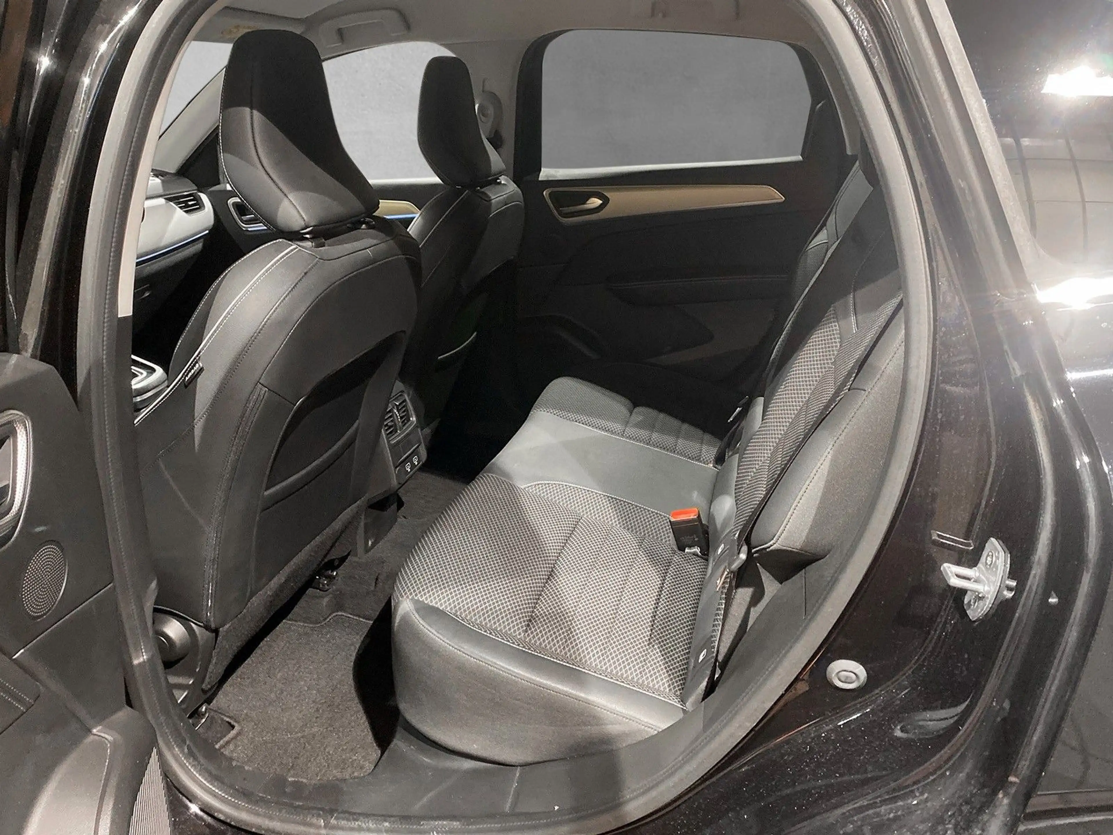 Renault Arkana Intens — photo 10