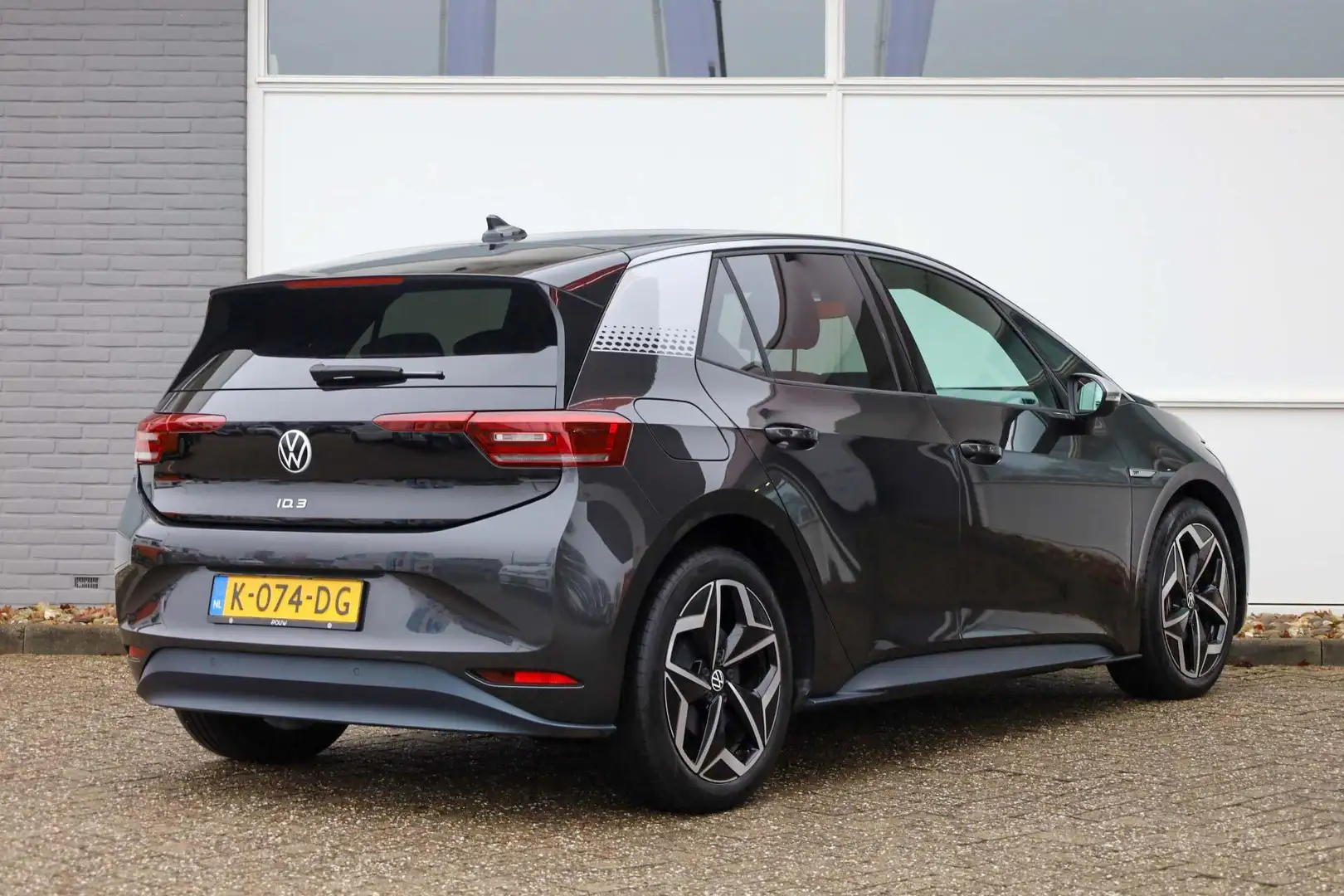 Volkswagen ID.3 204pk First Plus 58 kWh | SoH 92% | Matrix Koplamp Gris - 2