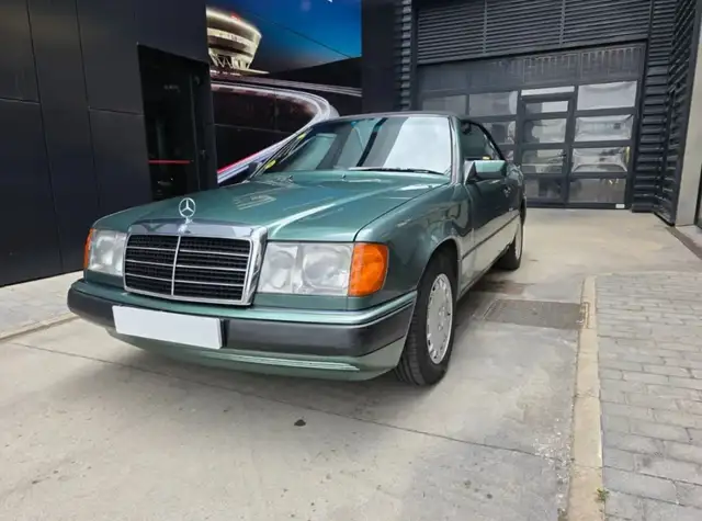 Mercedes-Benz E 300 Aut.