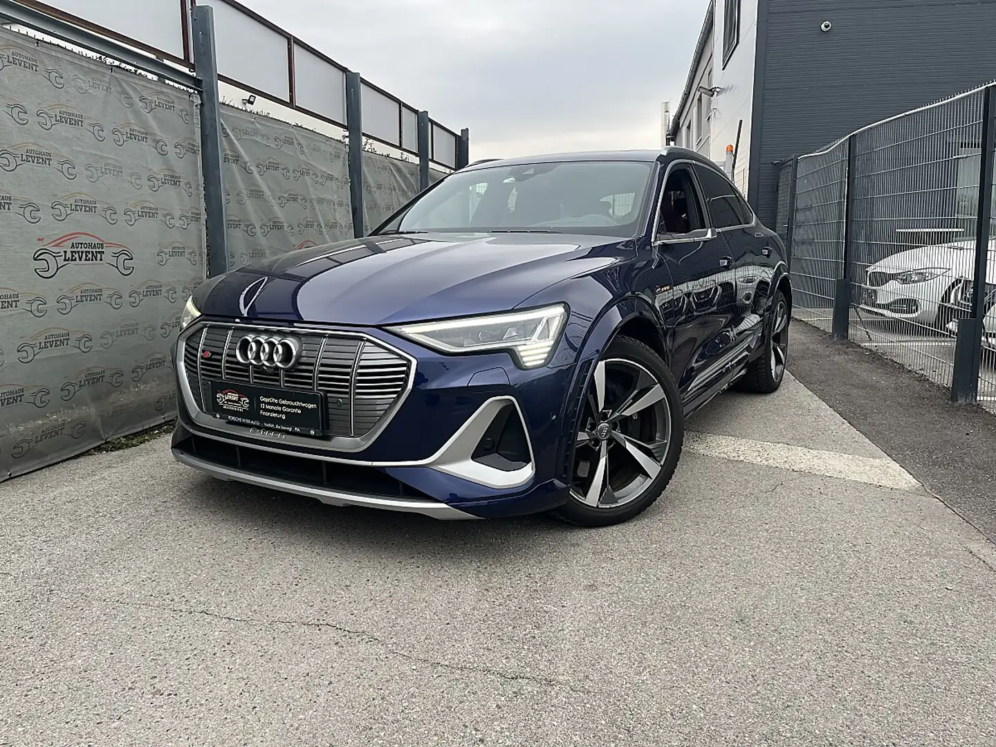 Audi e-tron E-Tron S Sportback Blau - 1