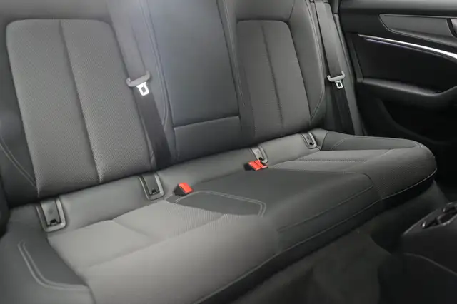 Audi A6 view 10