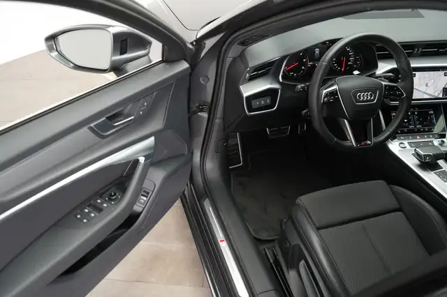 Audi A6 view 13