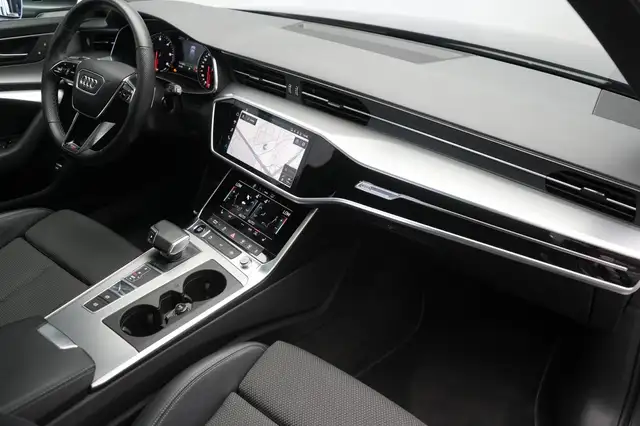 Audi A6 view 8