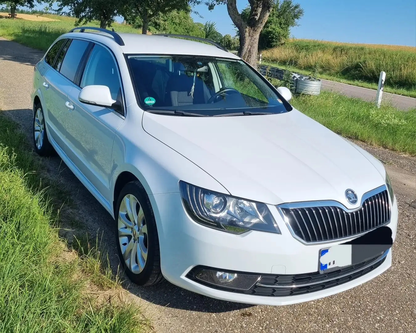 Skoda Superb Combi 2.0 TDI Green tec Ambition Weiß - 2