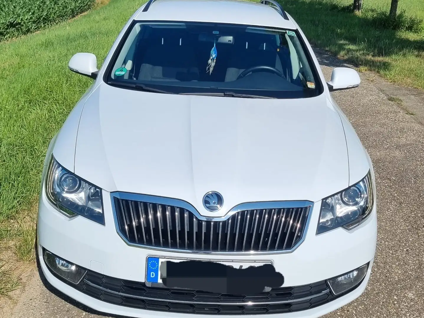 Skoda Superb Combi 2.0 TDI Green tec Ambition Weiß - 1