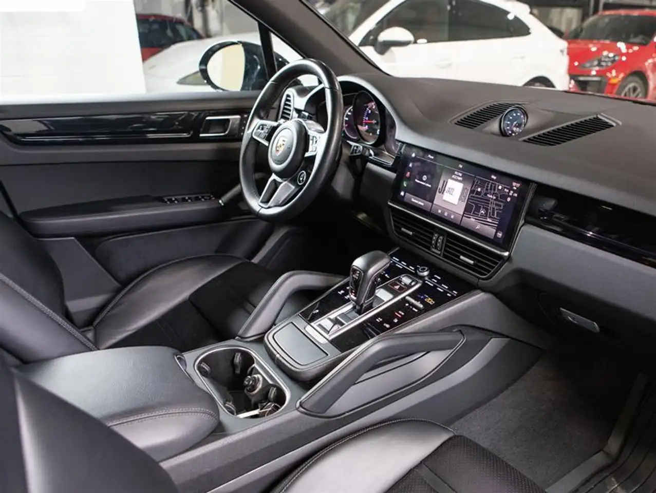 Porsche Cayenne снимка Porsche Cayenne