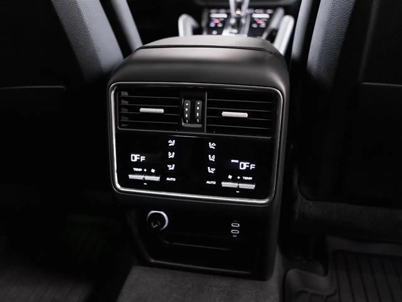 Porsche Cayenne снимка Porsche Cayenne