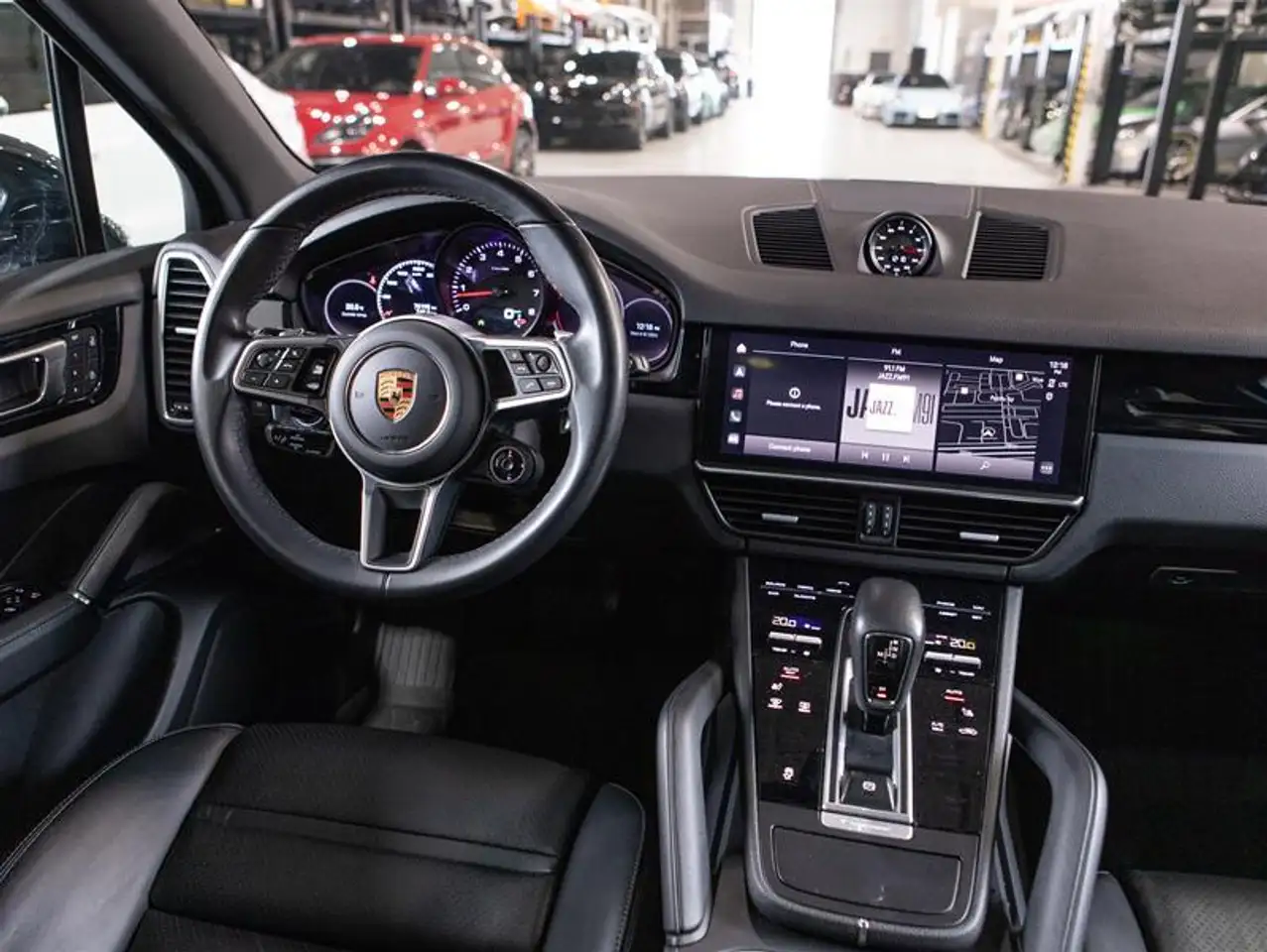 Porsche Cayenne снимка Porsche Cayenne
