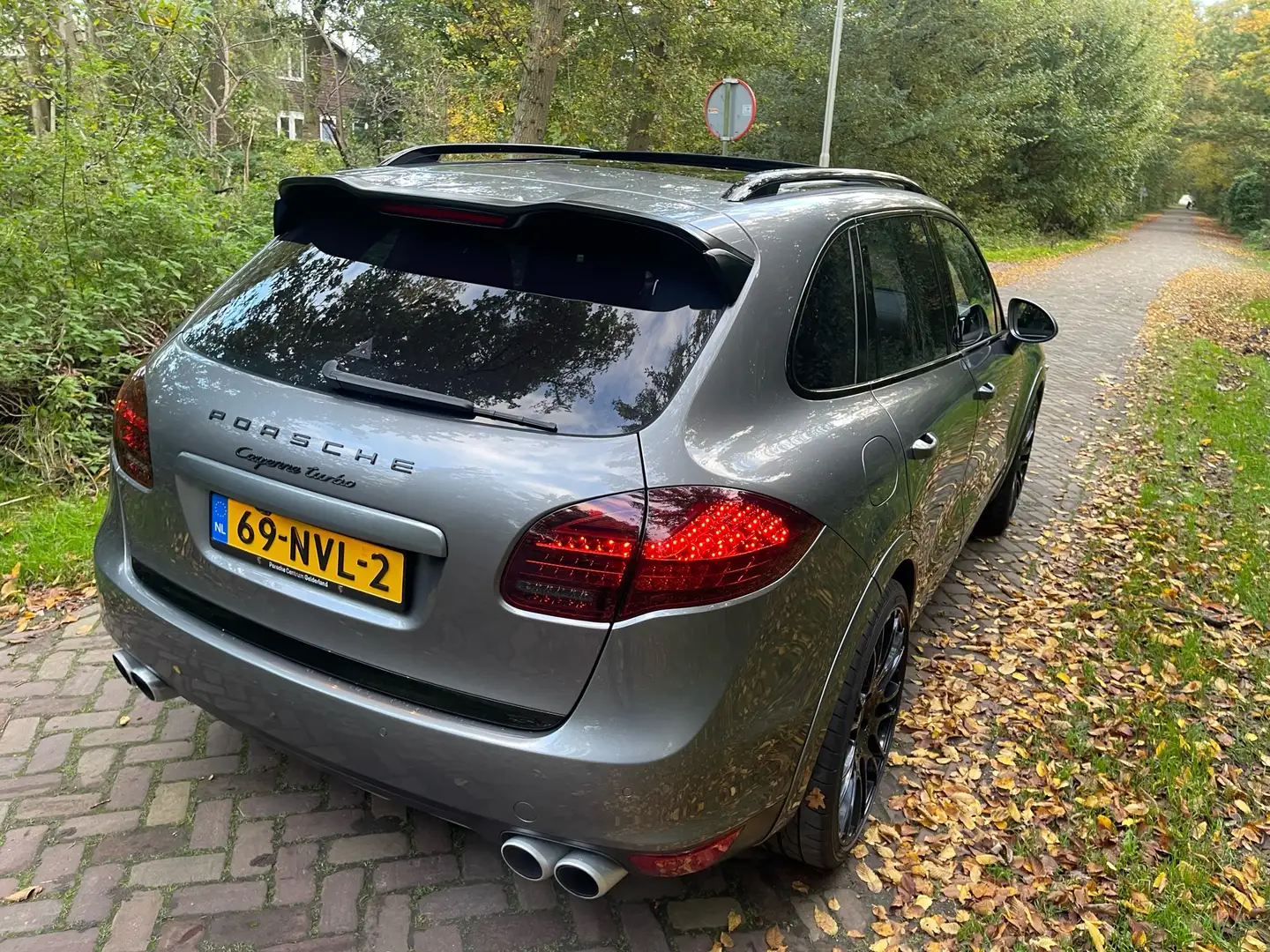 Porsche Cayenne 4.8 Turbo PANO/HAMANN/LUCHTV/BOSE/+500PK/NW APK! Grijs - 2