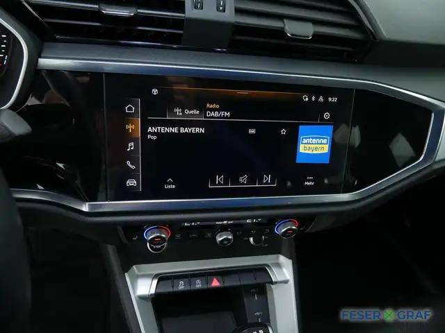 Audi Q3 view 10