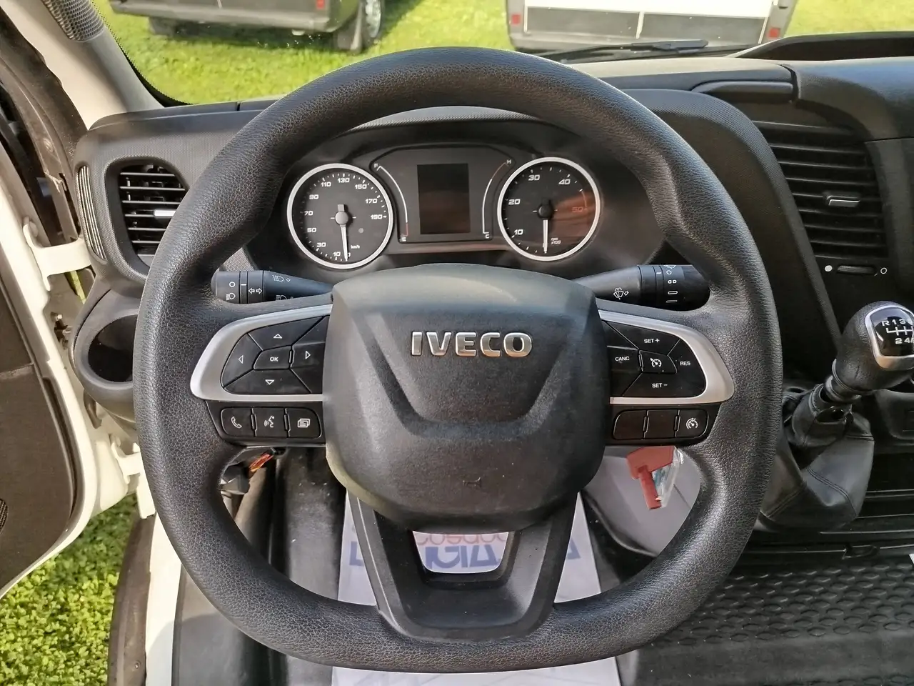 Iveco Daily 2023 — фото 13
