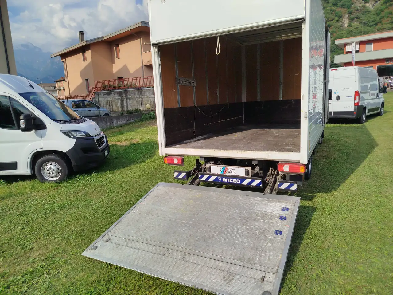 Iveco Daily 2023 — фото 10
