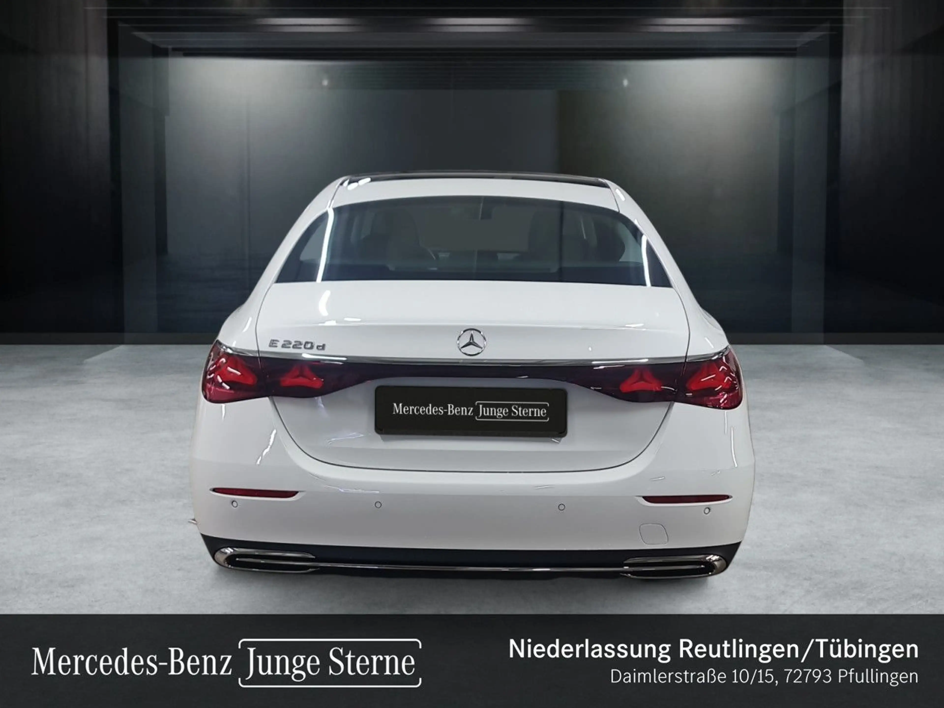 Mercedes-Benz E 220 d Avantgarde Pano LED Kamera Spurhalt-Ass 9G — photo 5