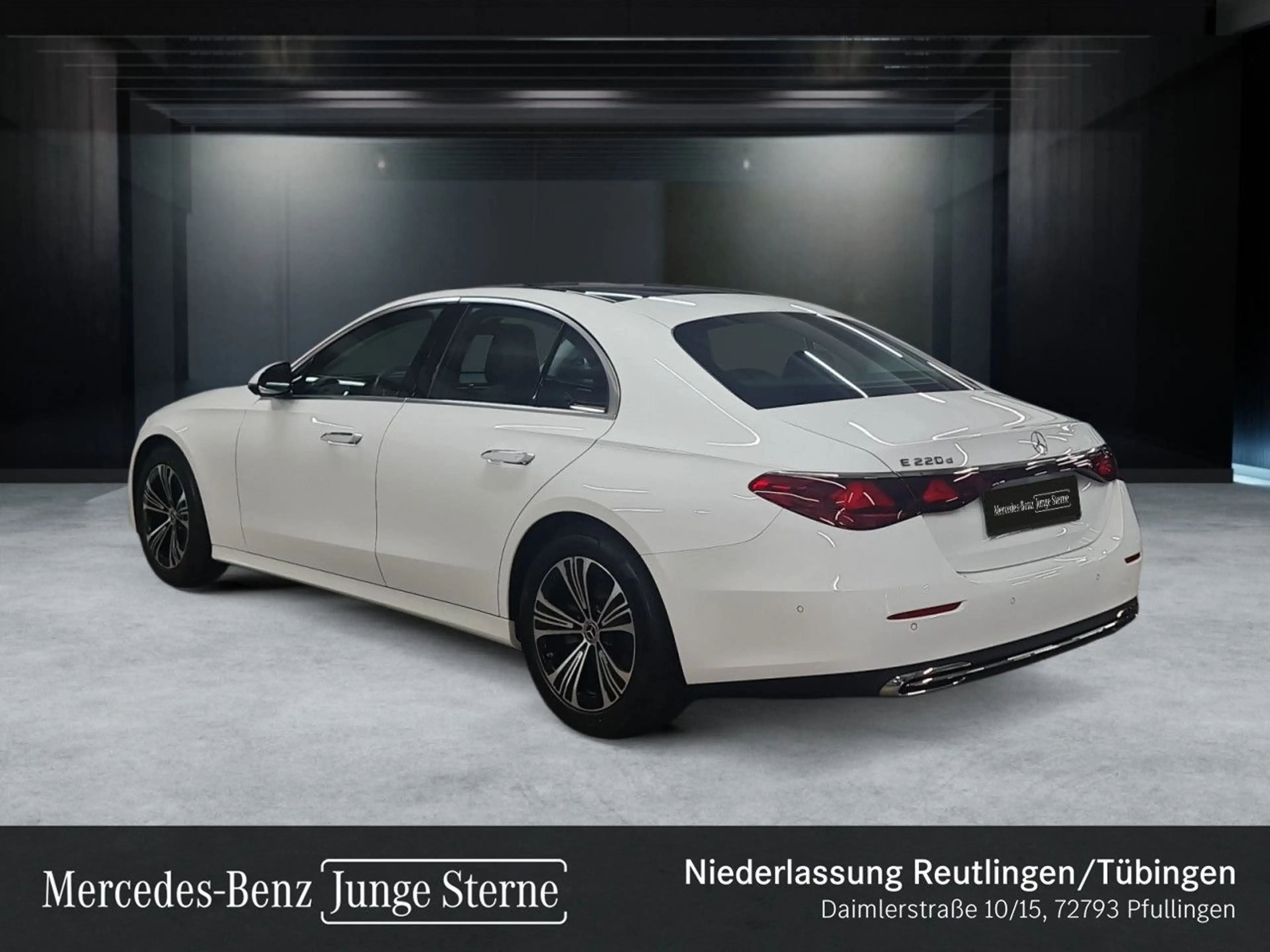 Mercedes-Benz E 220 d Avantgarde Pano LED Kamera Spurhalt-Ass 9G — photo 8