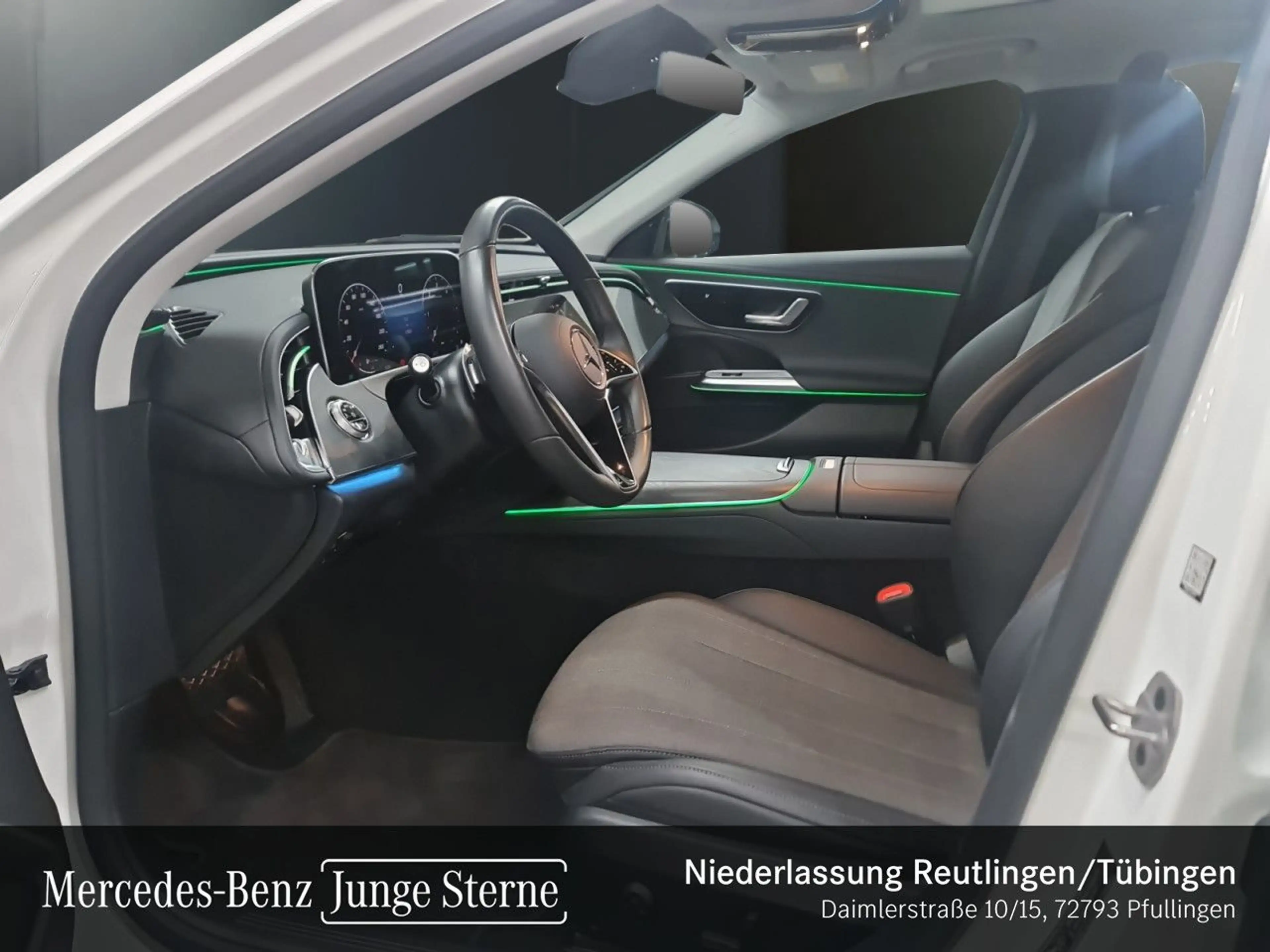 Mercedes-Benz E 220 d Avantgarde Pano LED Kamera Spurhalt-Ass 9G — photo 11