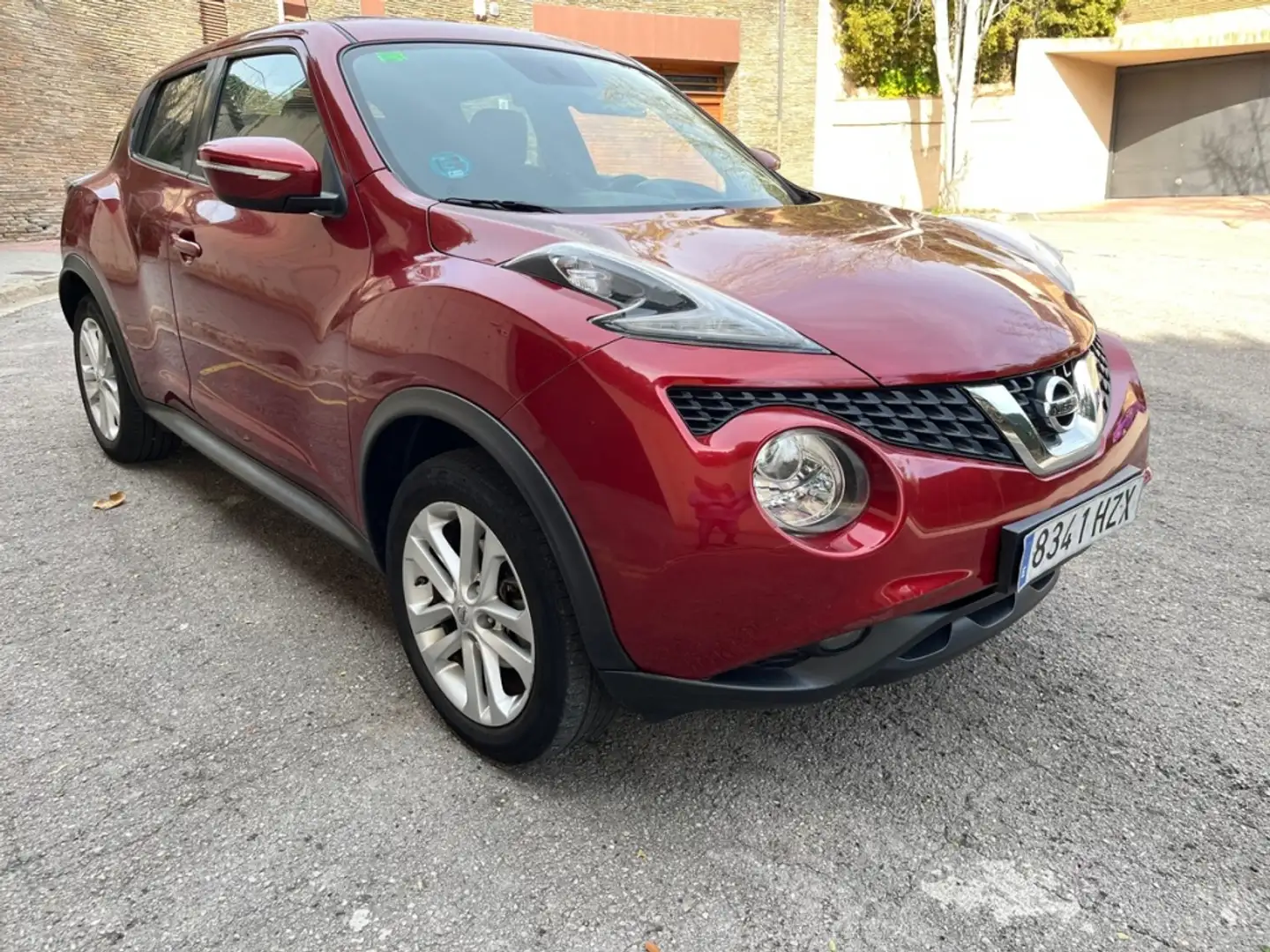 Nissan Juke 1.2 DIG-T Tekna S 4x2 Paars - 1