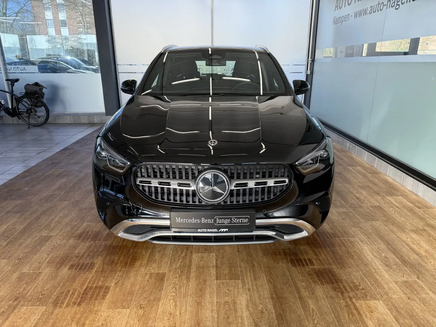 Mercedes-Benz GLA 200 GLA 200 Progressive +Multibeam+NAVI+AHK+DISTRON. Schwarz - 2