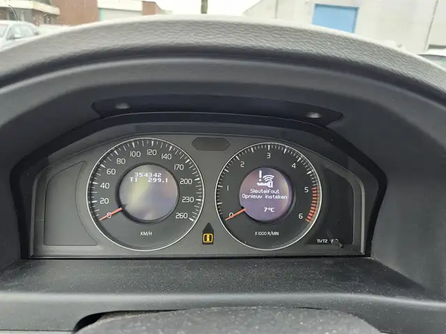 Volvo V70 view 15