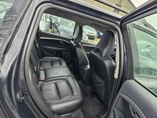 Volvo V70 view 13
