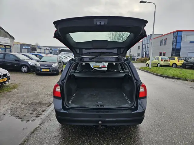Volvo V70 view 18