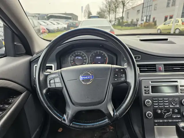 Volvo V70 view 21