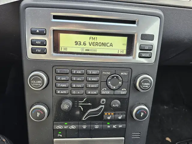 Volvo V70 view 10