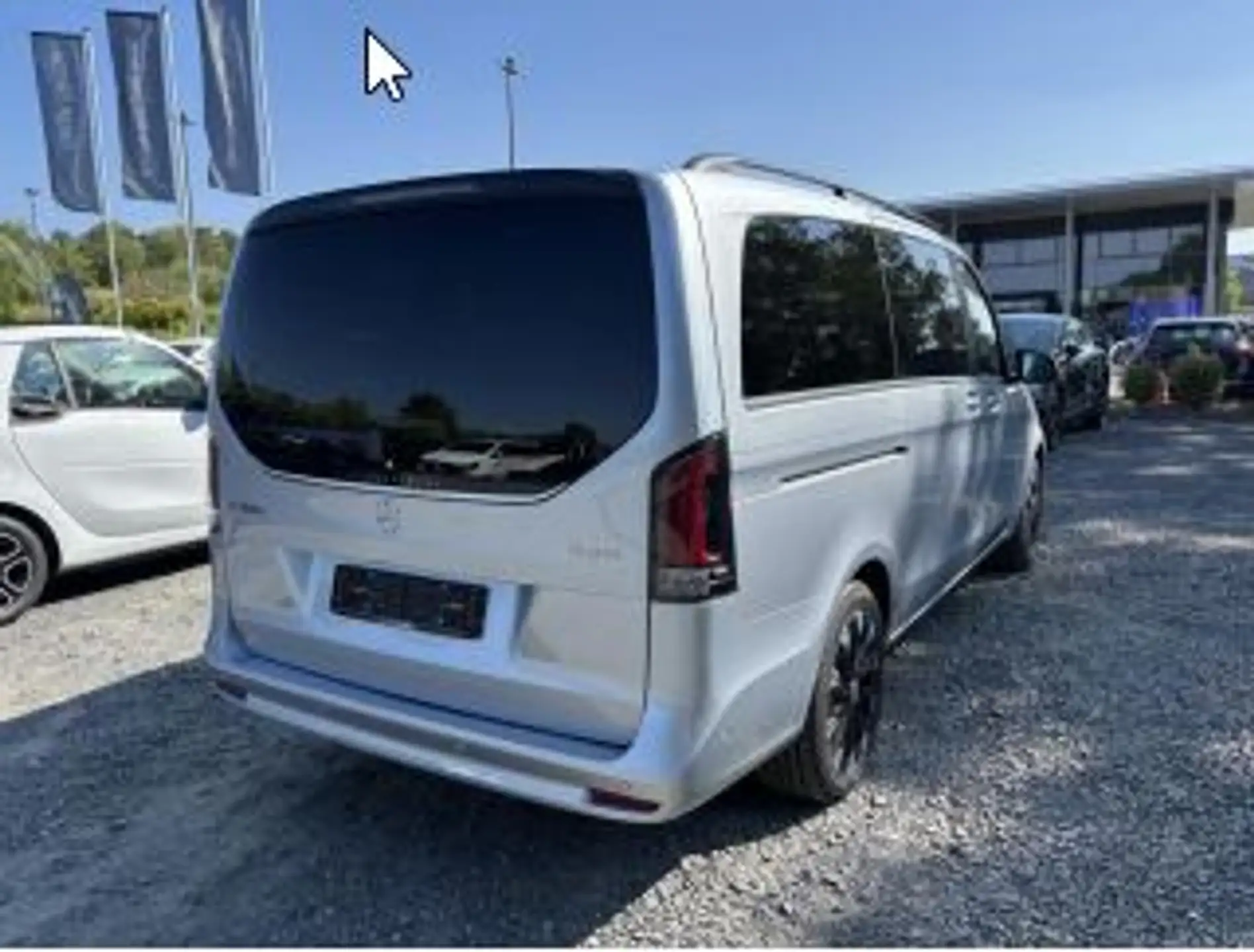 Mercedes-Benz V 300 d 4MATIC Avantgarde AIRMATIC*PANO*STHZG*AHK 2025 화이트 사진 3